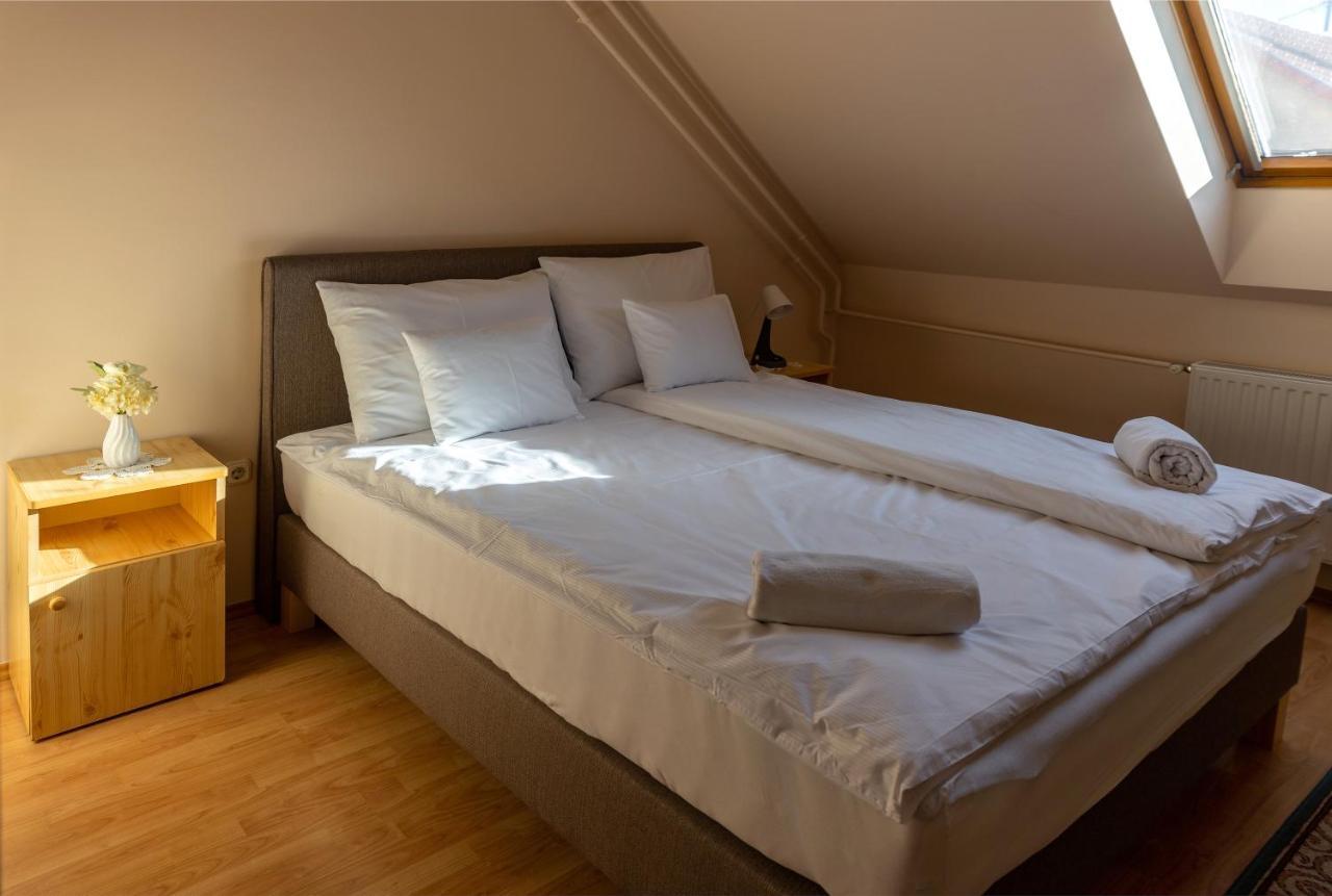 Betli Panzio Hotel ซาลาแอแกร์แซค ภายนอก รูปภาพ