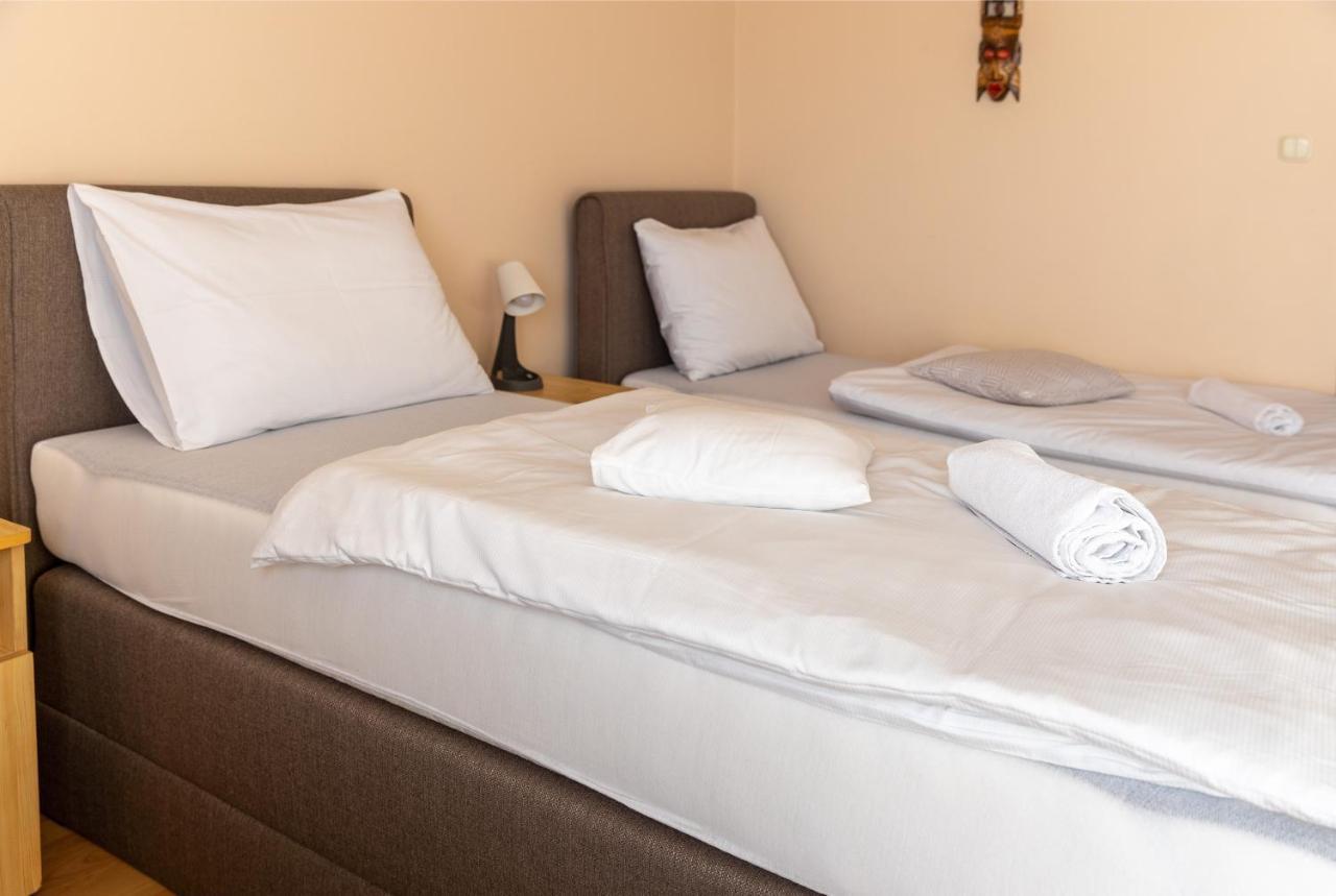 Betli Panzio Hotel ซาลาแอแกร์แซค ภายนอก รูปภาพ